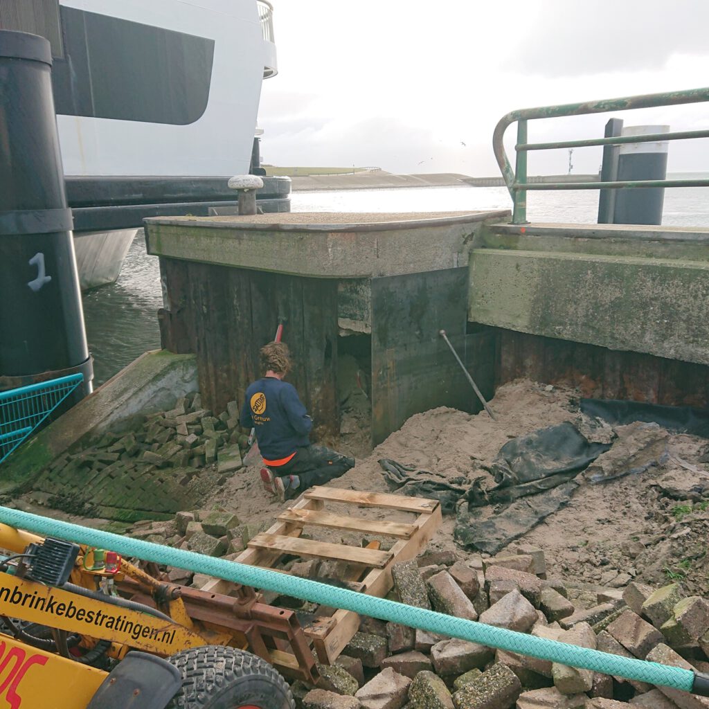 herstel damwand veerhaven Texel